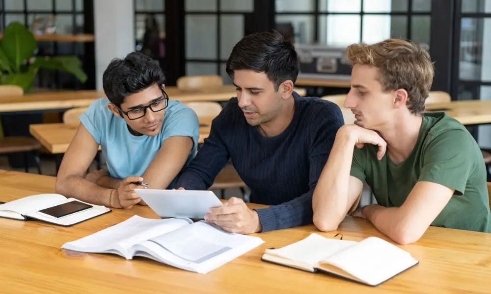 students while group study